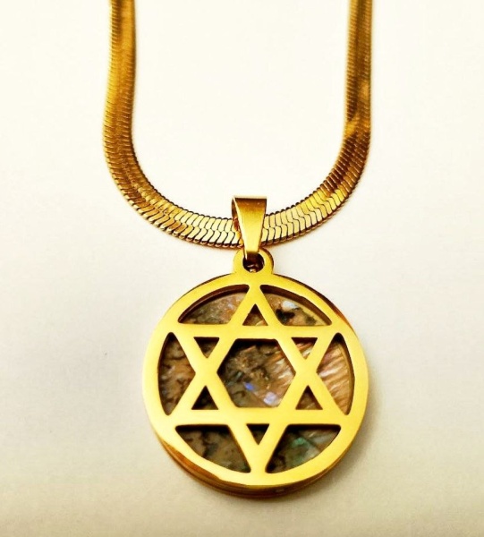 картинка Маген давид на перламутре в кругу золотистый от магазина Бронная.Shop+