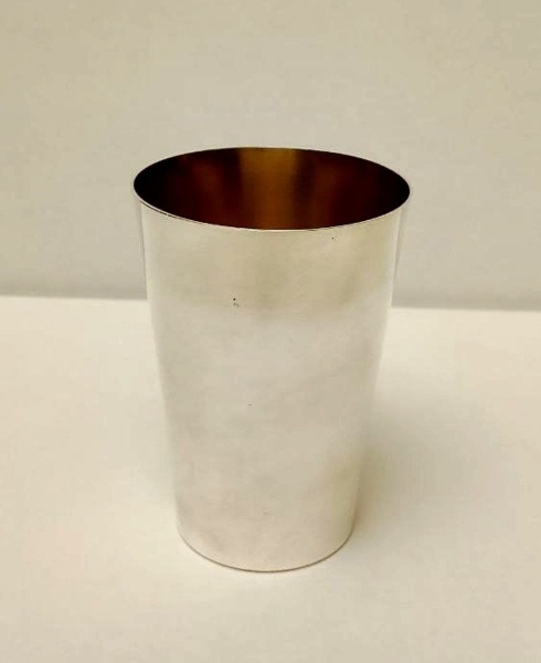 картинка Стакан для кидуш гладкий серебро от магазина Бронная.Shop+